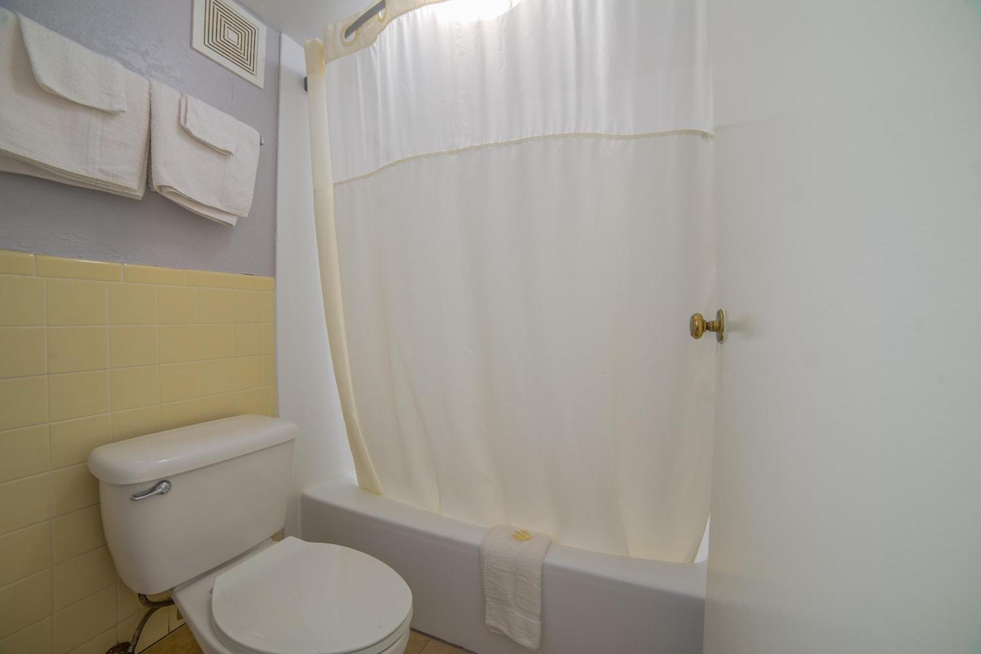 Masters Inn Selma Smithfield I-95 By Oyo ภายนอก รูปภาพ