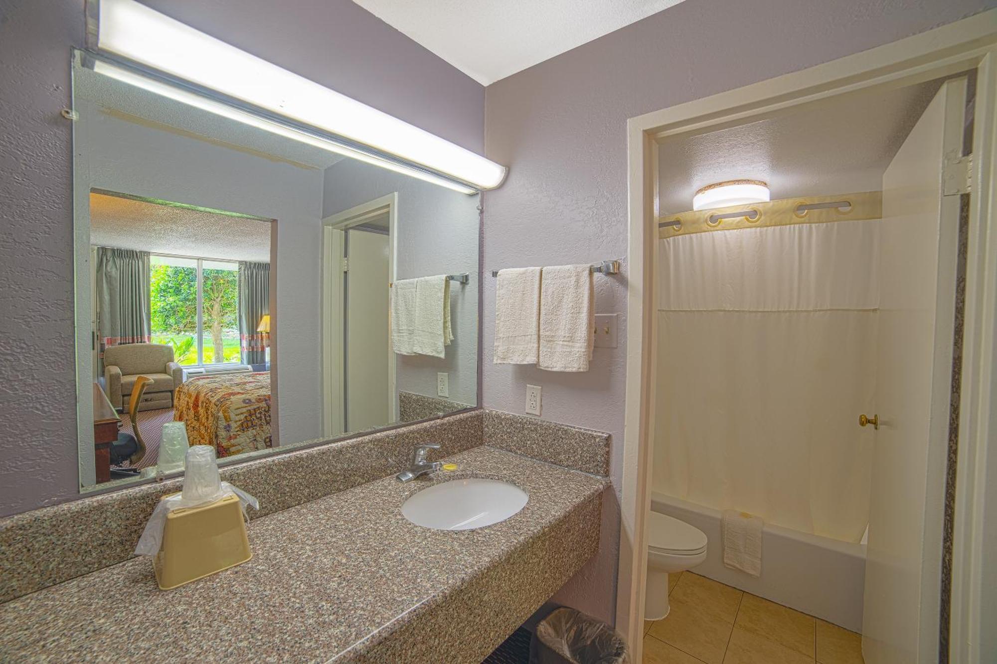 Masters Inn Selma Smithfield I-95 By Oyo ภายนอก รูปภาพ