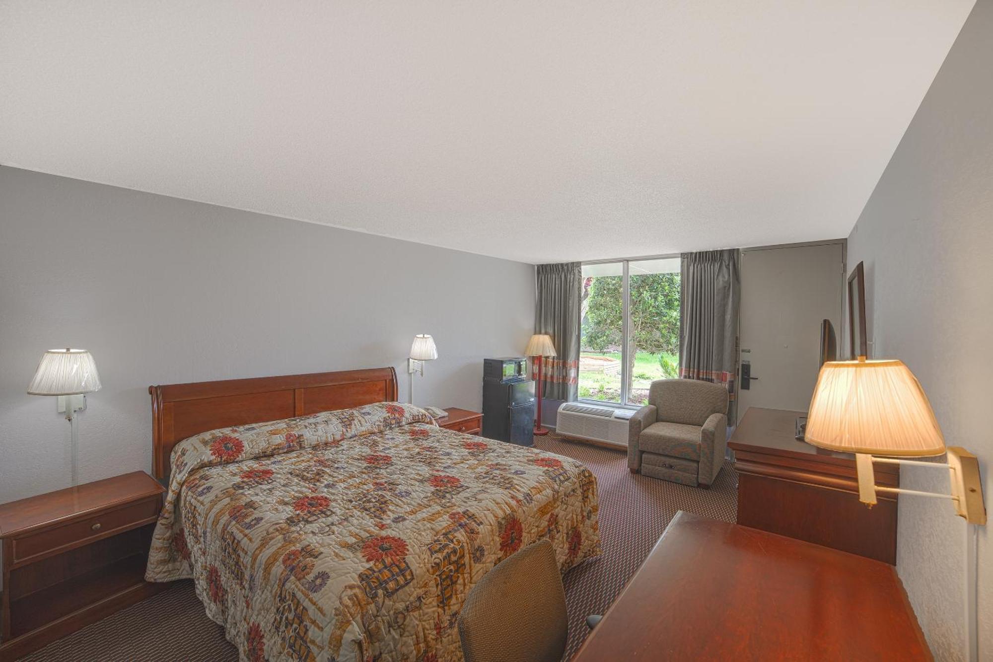 Masters Inn Selma Smithfield I-95 By Oyo ภายนอก รูปภาพ