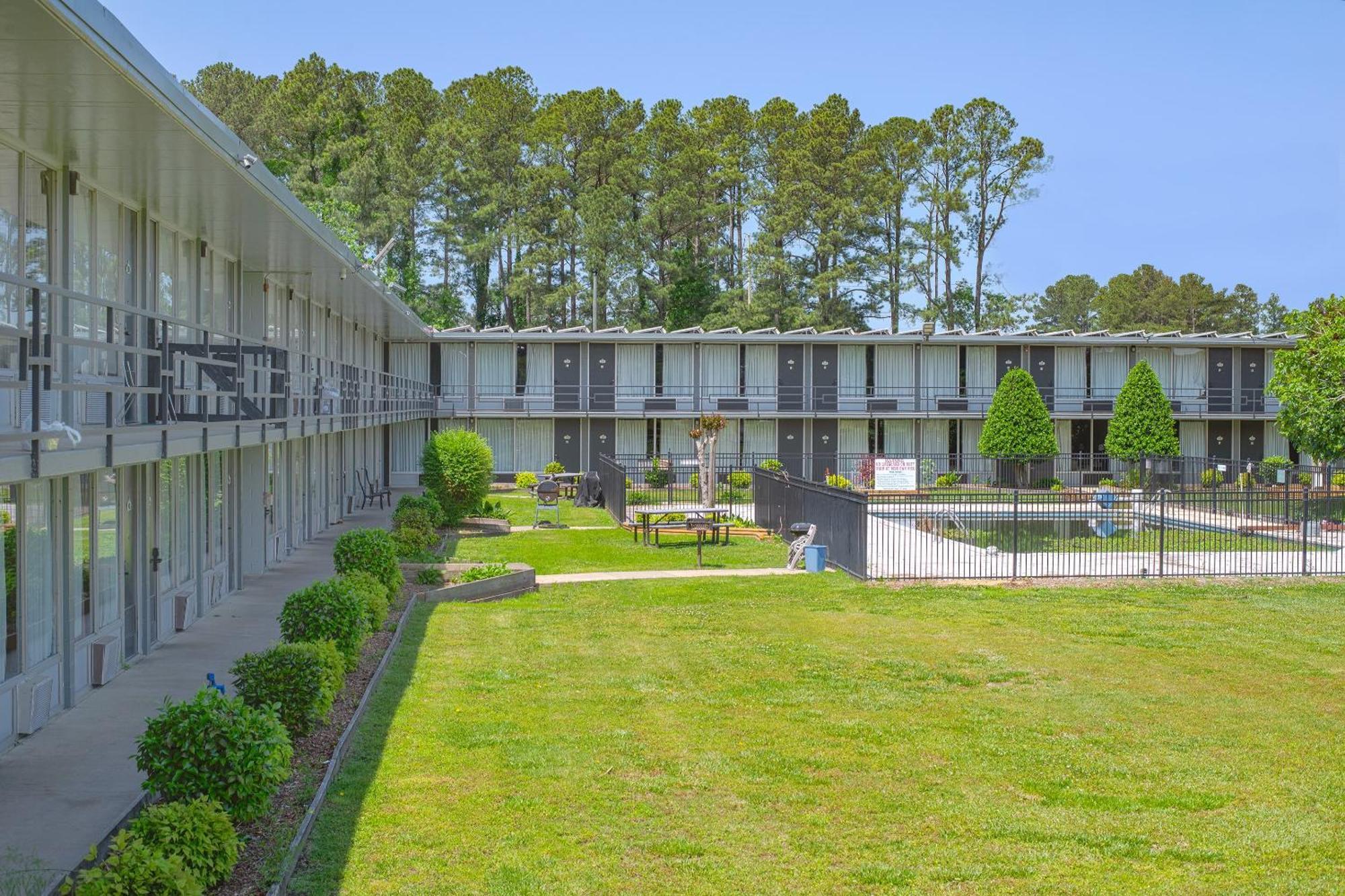 Masters Inn Selma Smithfield I-95 By Oyo ภายนอก รูปภาพ