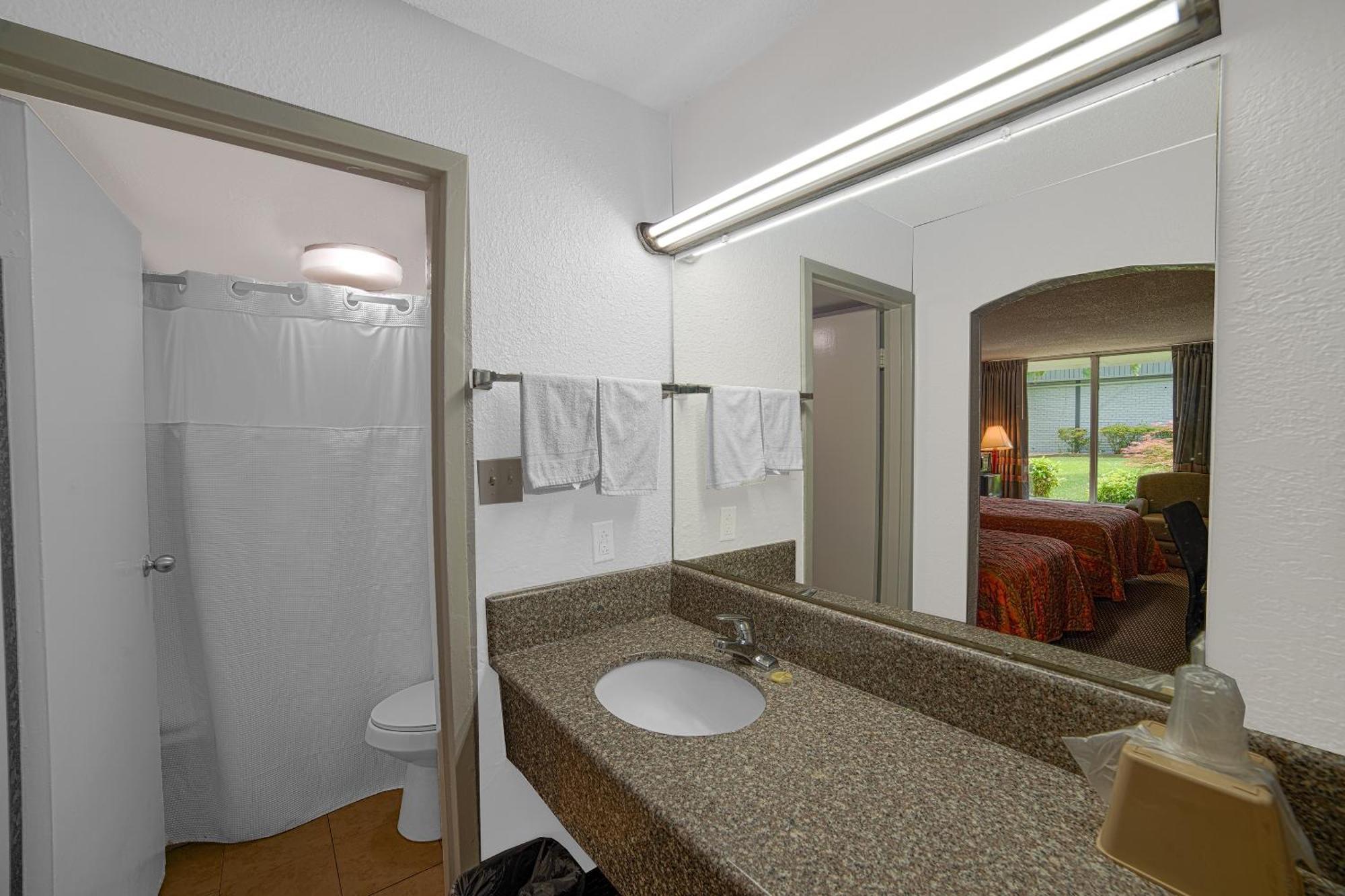 Masters Inn Selma Smithfield I-95 By Oyo ภายนอก รูปภาพ